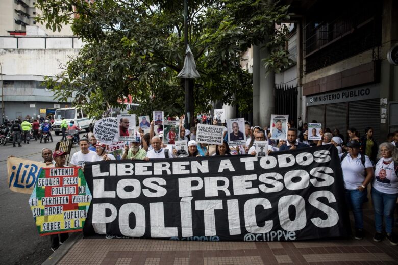 Familiares de "presos políticos" exigen su liberación en Caracas