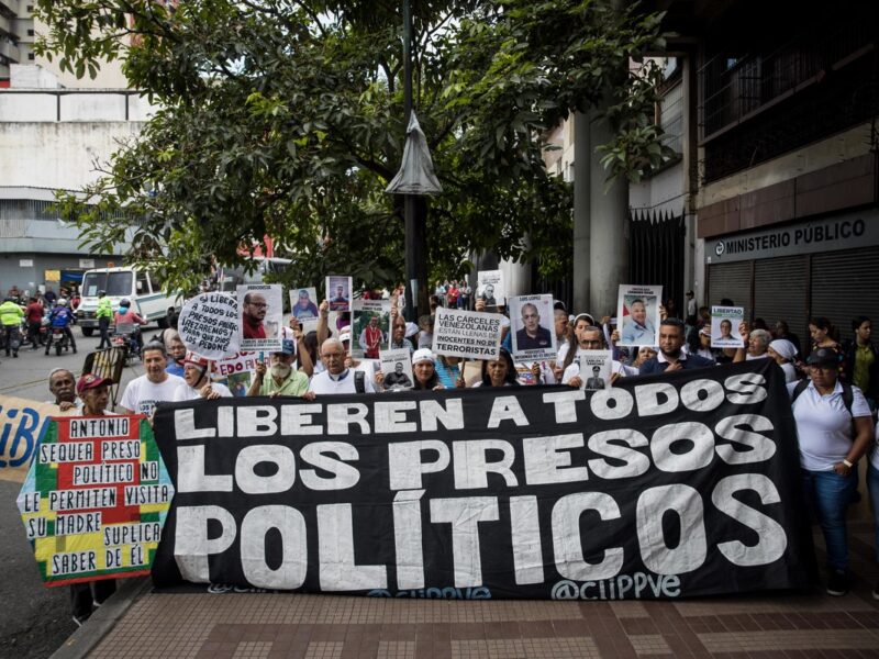 Familiares de "presos políticos" exigen su liberación en Caracas