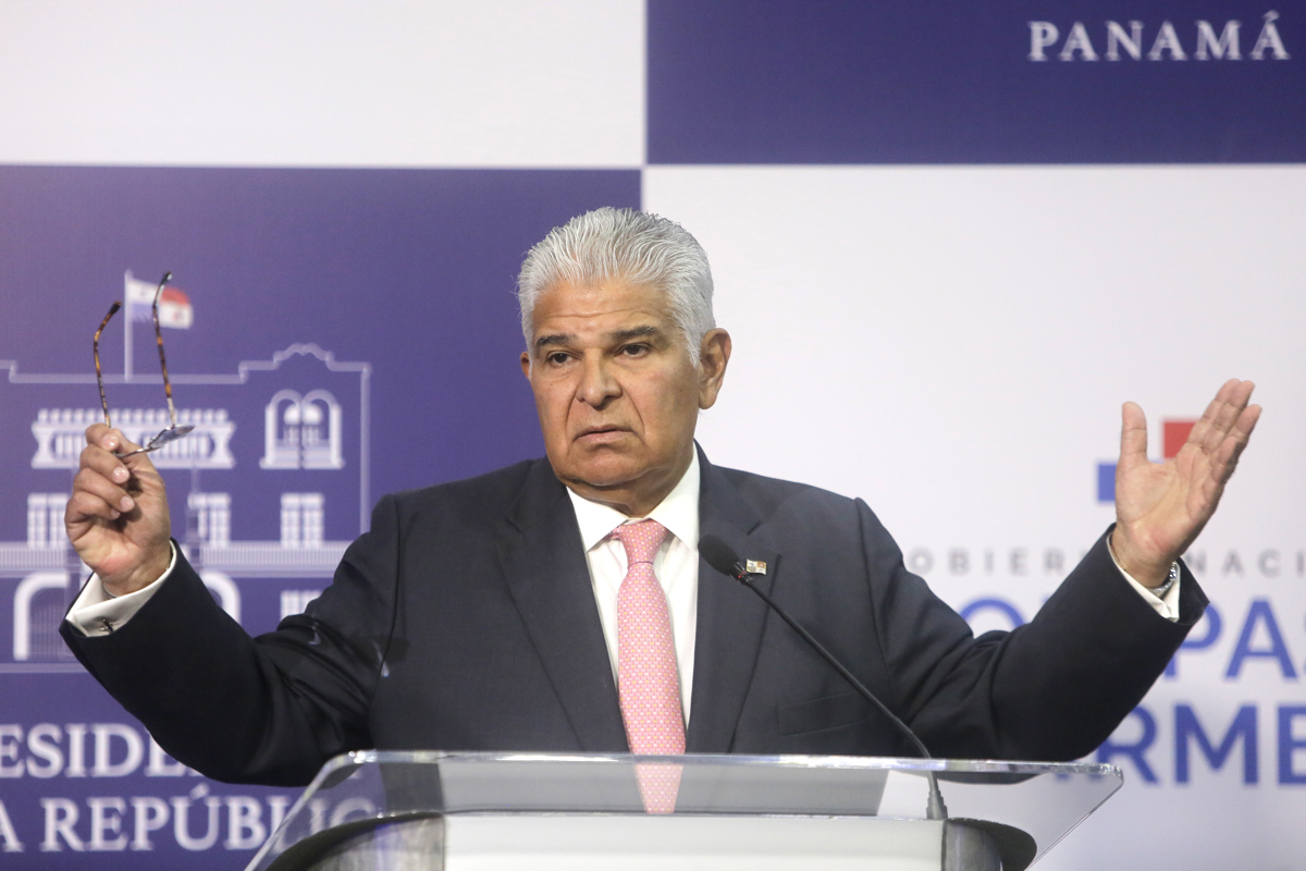 Panamá devolverá a 119 migrantes deportados desde EEUU tras servir como "puente"