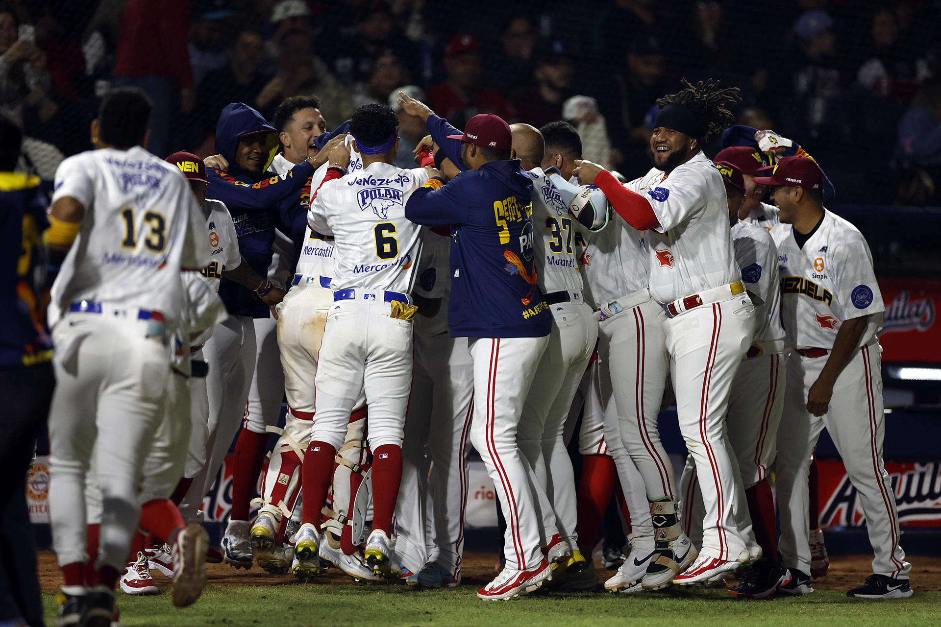 Cardenales se mete en semifinales con un juego sin hits ni carreras