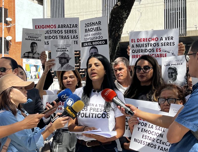La protestesta se efectuó frente a la sede de la Fiscalía