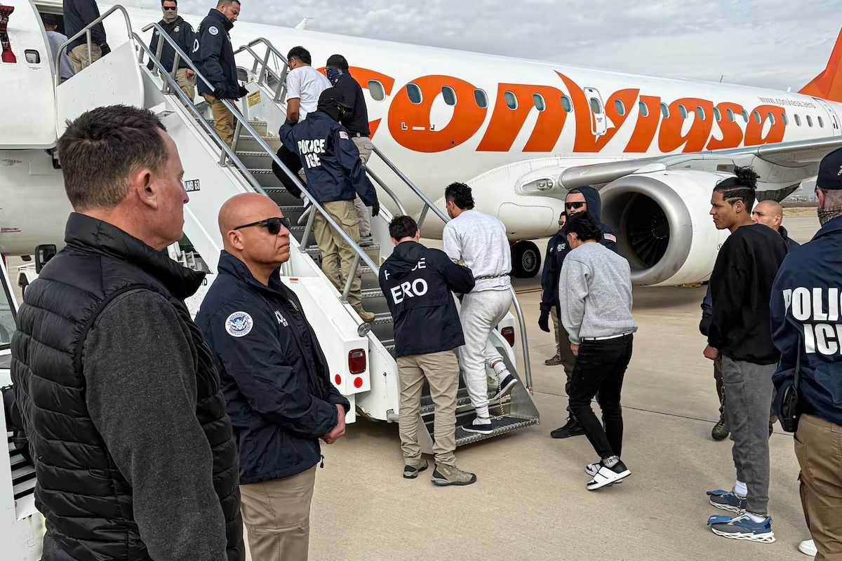 Conviasa vuelos deportacion