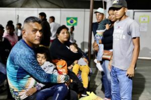 La migración venezolana se transforma ante restricciones y necesidad de protección