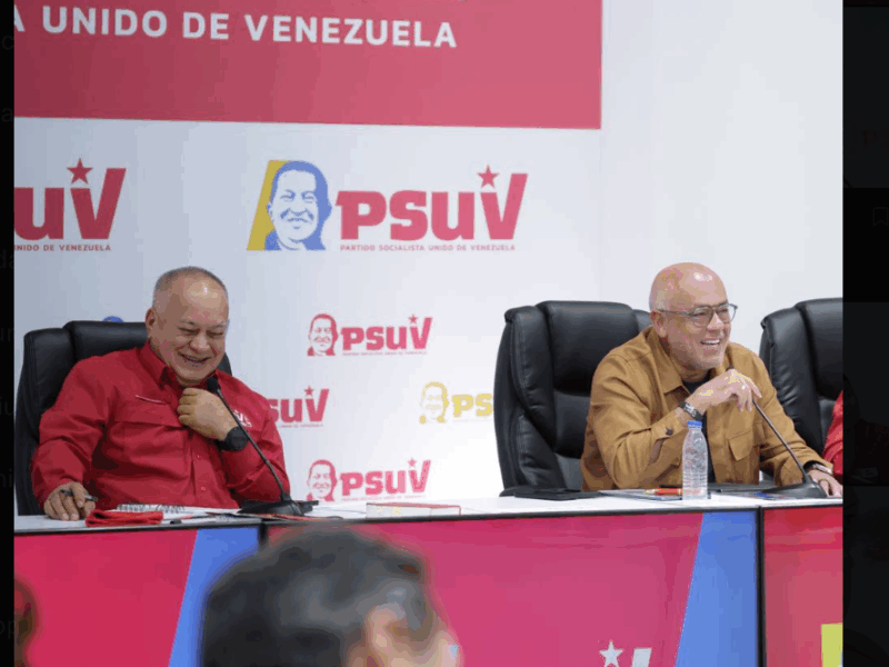 Diosdado Cabello rechaza negociar salida de refugiados en embajada argentina 