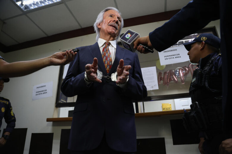 Periodista José Rubén Zamora volverá a una prisión de Guatemala por orden de un juez