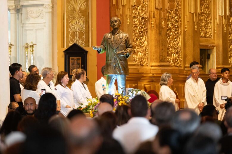 Médicos plenaron iglesia de la Candelaria para celebrar camino a la santificación de José Gregorio Hernández