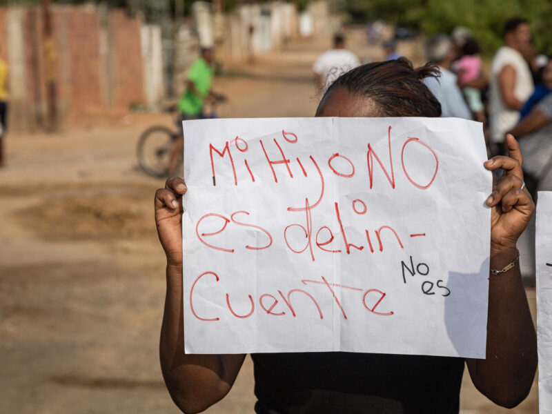 Pánico e indignación entre migración venezolana en EE.UU. dejan las deportaciones a El Salvador