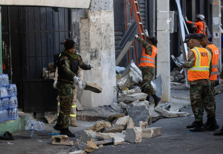 Ascienden a 15 los muertos por desplome de techo en discoteca donde cantaba Ruby Pérez