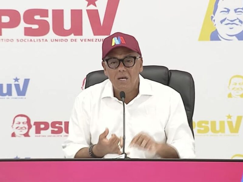 Jorge Rodríguez tilda de “payaso” a Bukele y le exige devolver a venezolanos presos en El Salvador