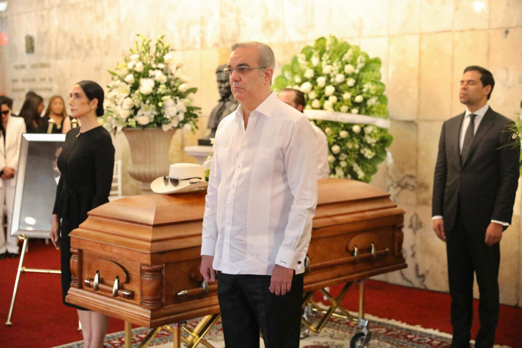 República Dominicana despide a Rubby Pérez, 'La voz más alta del merengue'