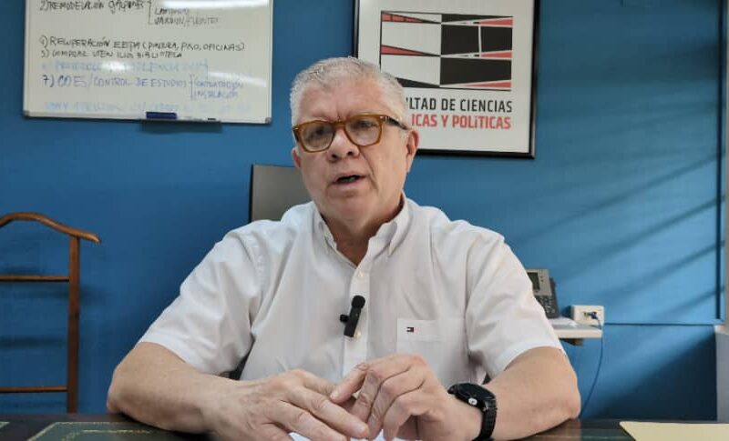 “El llamado a reforma constitucional es una burla para los venezolanos”: entrevista con el abogado Juan Carlos Apitz