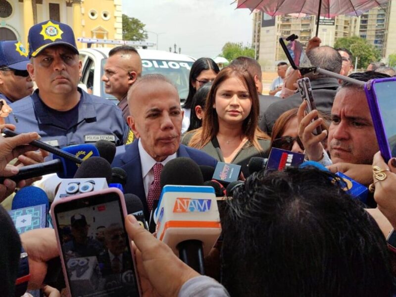 Rosales confirma que se postulará y asegura que evalúan candidaturas