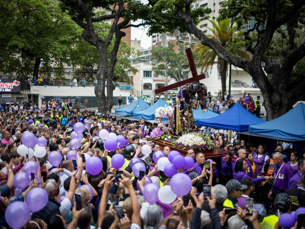 Cientos de fieles acompañaron el cierre de la peregrinación del Nazareno en Caracas