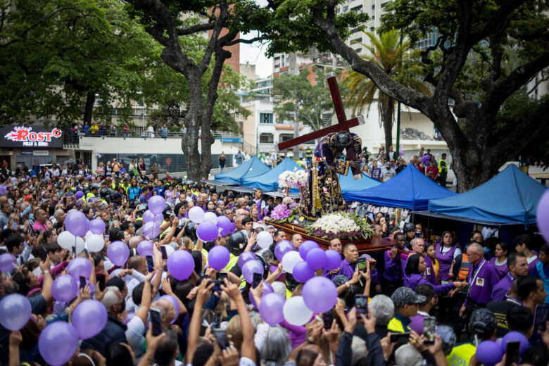 Cientos de fieles acompañaron el cierre de la peregrinación del Nazareno en Caracas