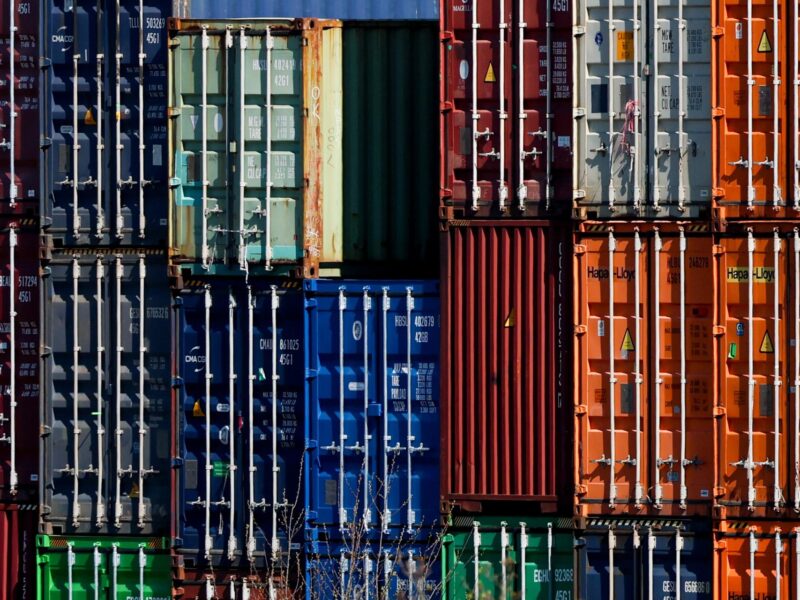 Trump amenaza a China con un arancel adicional del 50 % por las represalias de Pekín