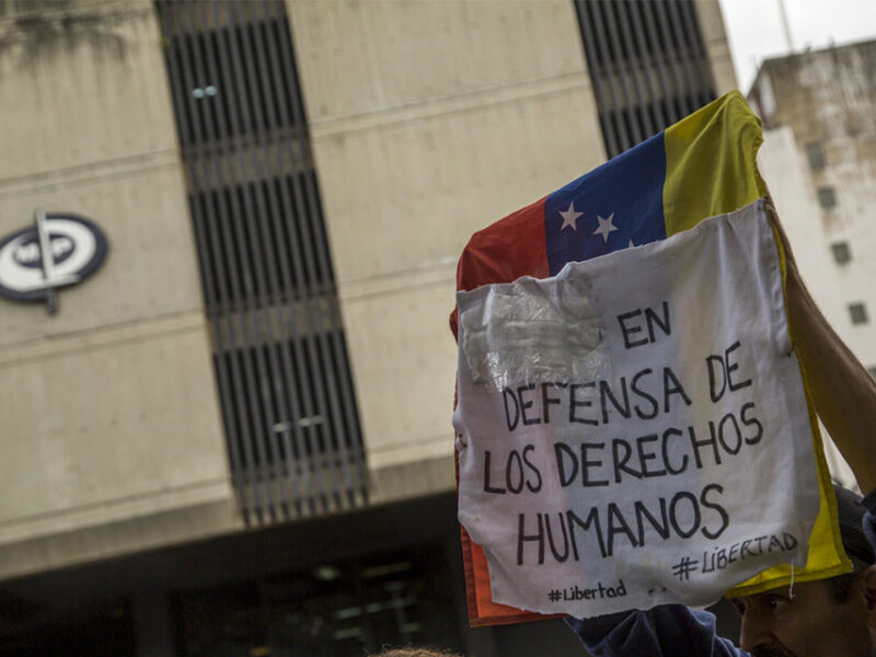 Frecuentemente a los defensores se les señala de conspiradores