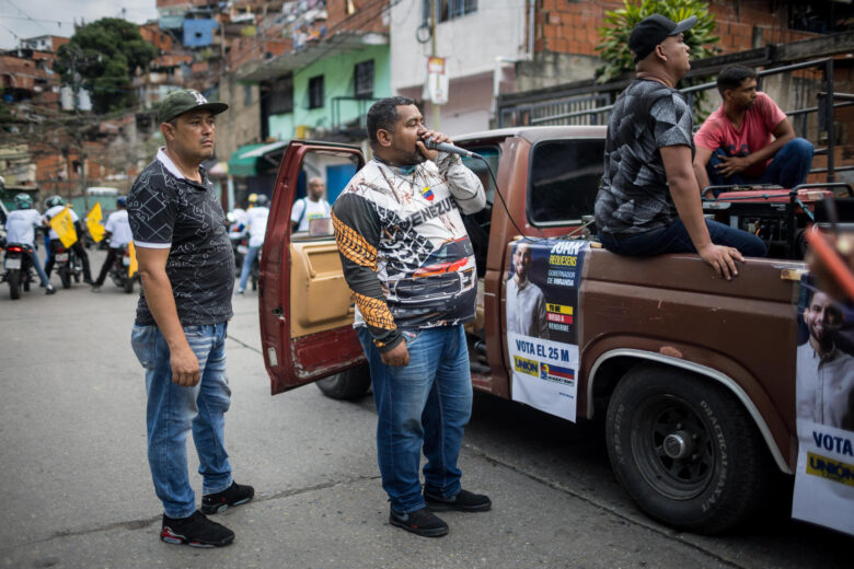 Caras conocidas se apartan de la coalición opositora para retar al chavismo