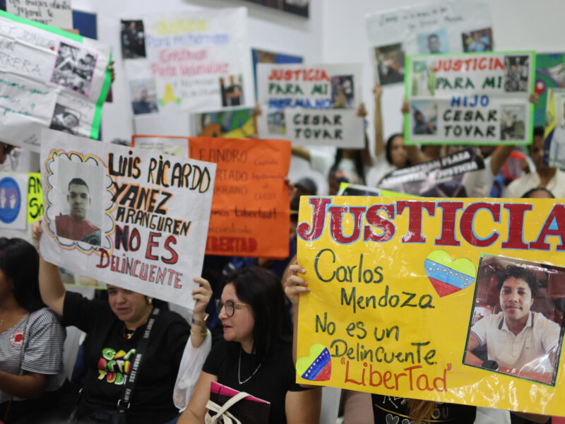 Chavismo prepara vuelos de repatriación desde Bolivia para migrantes en Perú, Chile y Argentina