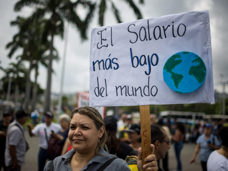 María Corina afirma que Maduro convirtió el trabajo en esclavitud
