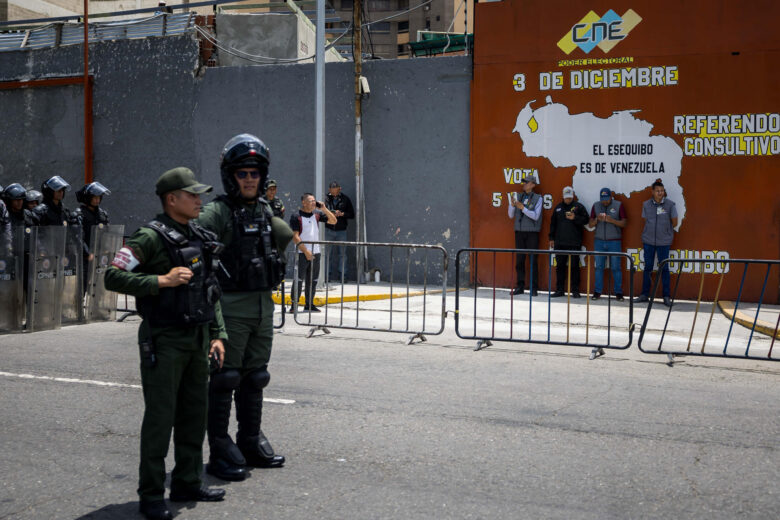 Venezuela encara unos comicios empañados por detenciones y un presunto plan "terrorista"