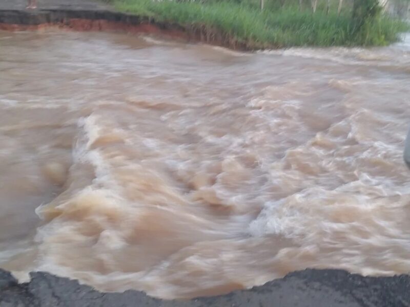 Se cae puente en Apure por desbordamiento del río Sarare