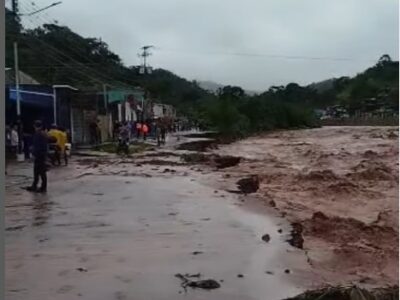Más de 20 viviendas "colapsadas" por lluvias en San Cristóbal
