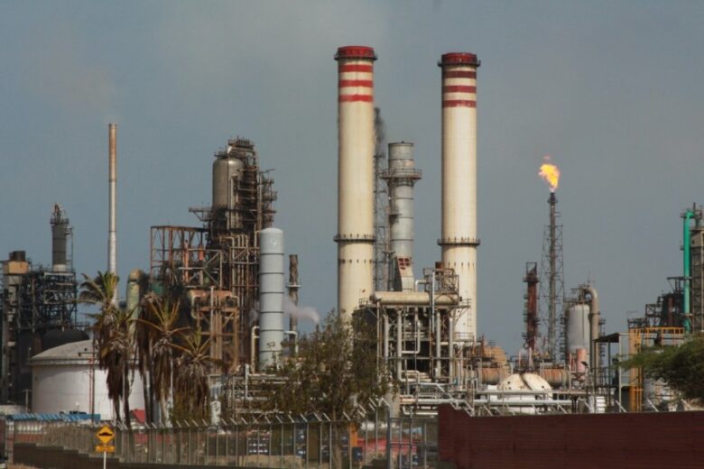 Iván Freites denuncia que detuvieron a 18 trabajadores de la refinería de El Palito