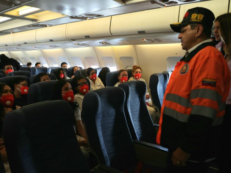 Un total de 186 migrantes regresan a Venezuela en un vuelo estatal de repatriación