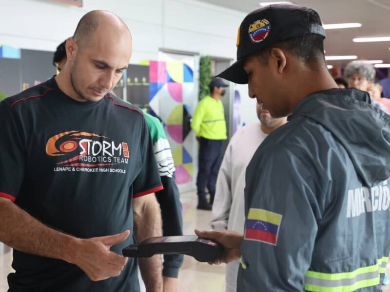 Venezuela recibe un vuelo con 213 migrantes deportados desde Estados Unidos