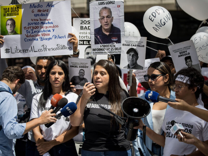 Andreína Baduel describe el hostigamiento frente a su vivienda