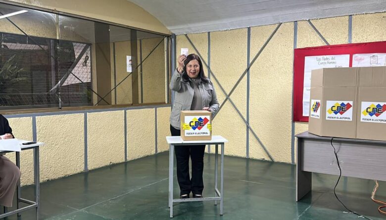 Elecciones municipales | Carmen Meléndez tras votar: El proceso es rápido y sencillo