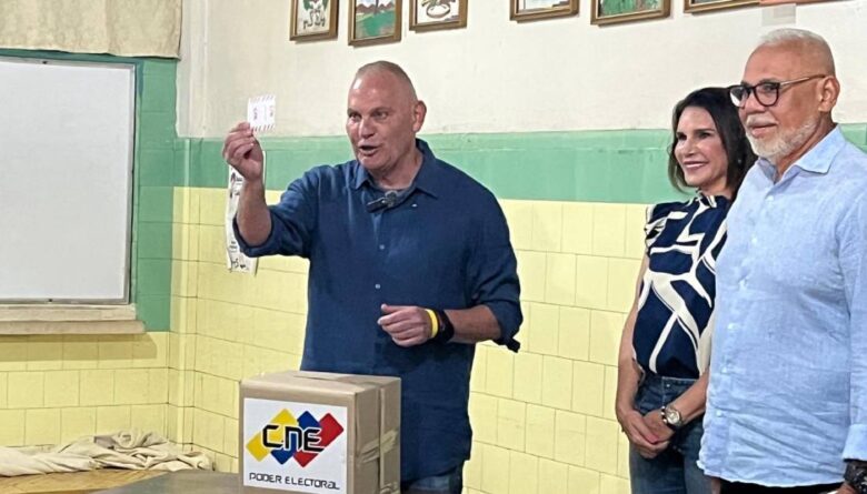 Zulia | Di Martino vota y hace llamado a los ciudadanos a salir a los centros electorales