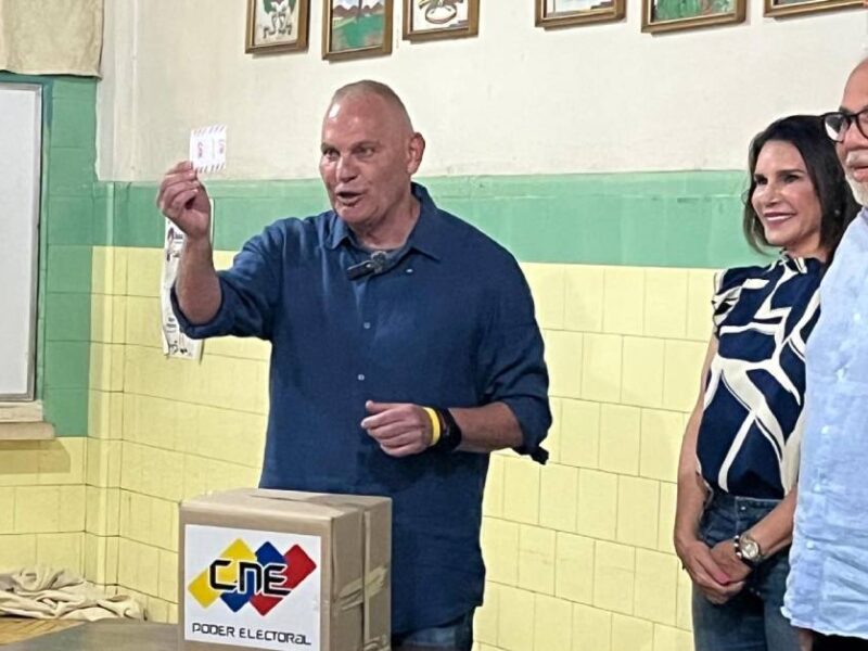 Zulia | Di Martino vota y hace llamado a los ciudadanos a salir a los centros electorales
