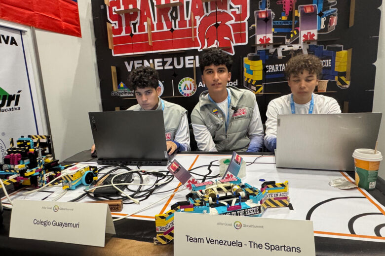 Equipo venezolano de adolescentes gana en Suiza concurso de robótica en Cumbre sobre IA