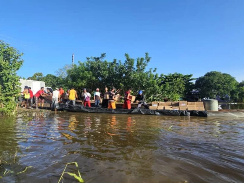 Entregan ayuda a comunidades indígenas afectadas por lluvias en Apure