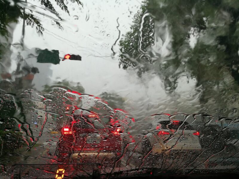 Llegada de dos nuevas ondas tropicales dejarán lluvias en Venezuela esta semana