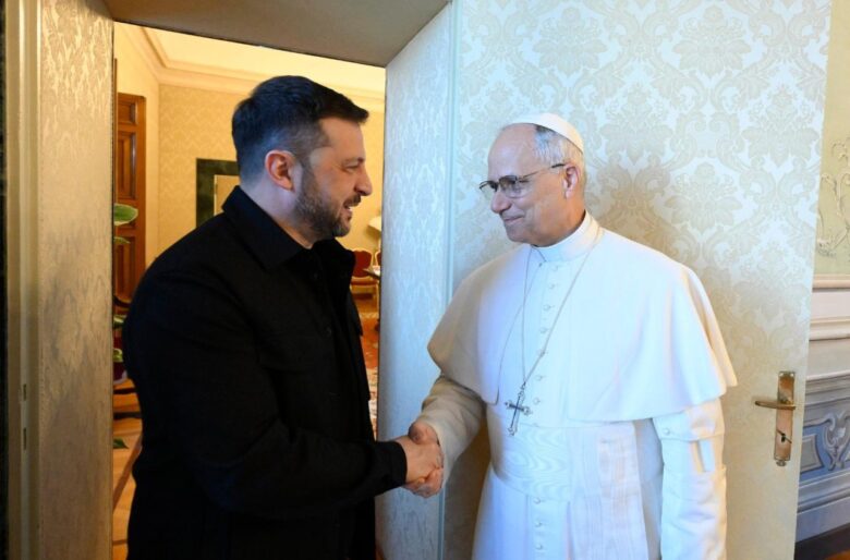 León XIV ofrece el Vaticano para negociar la paz y Zelenski pide una cumbre internacional