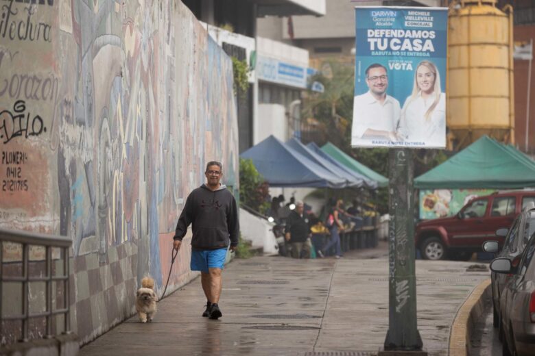 Venezuela se alista para escoger a sus 335 alcaldes en unos comicios con poca oposición