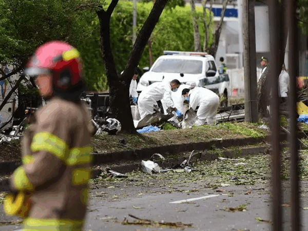Qué se sabe del ataque contra una base militar y el derribo de un helicóptero de la policía que dejan al menos 19 muertos y decenas de heridos en Colombia
