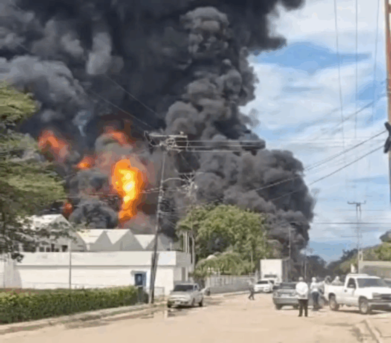 Incendio consume empresa de productos químicos en Carabobo