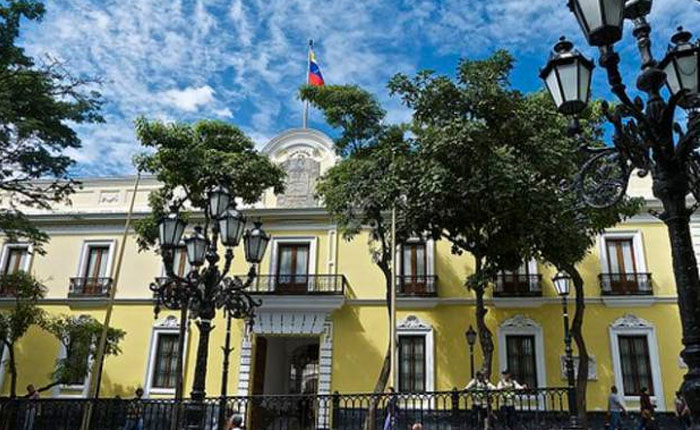 Cancillería dice que "amenazas" de EEUU ponen en riesgo estabilidad de la región