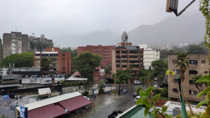 Apagón y lluvias en Caracas y estados del interior de Venezuela