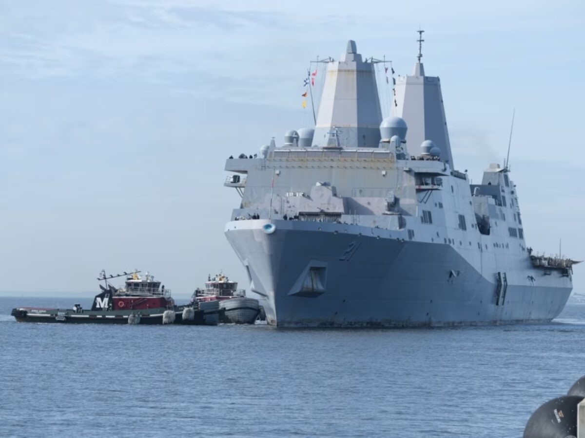 En una «demostración de fuerza», EEUU despliega 4 mil marines, un submarino y dos barcos anfibios en el Caribe, dice CNN