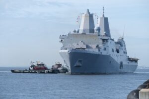 En una "demostración de fuerza", EEUU despliega 4 mil marines, un submarino y dos barcos anfibios en el Caribe, dice CNN