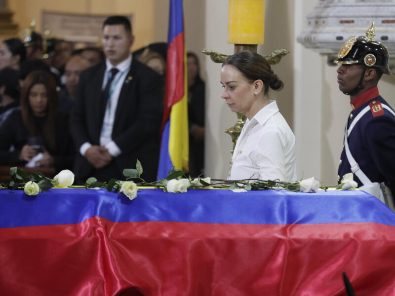 El Gobierno colombiano se ausenta del funeral de Uribe Turbay a petición de la familia