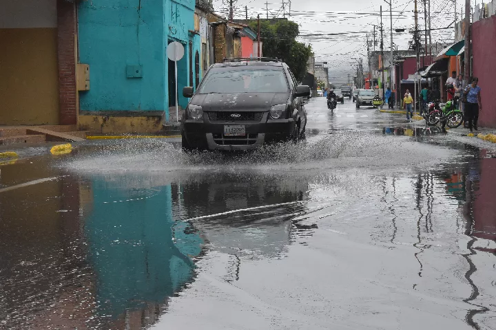 Inameh pronostica lluvias y descargas eléctricas este 13 de agosto en Venezuela