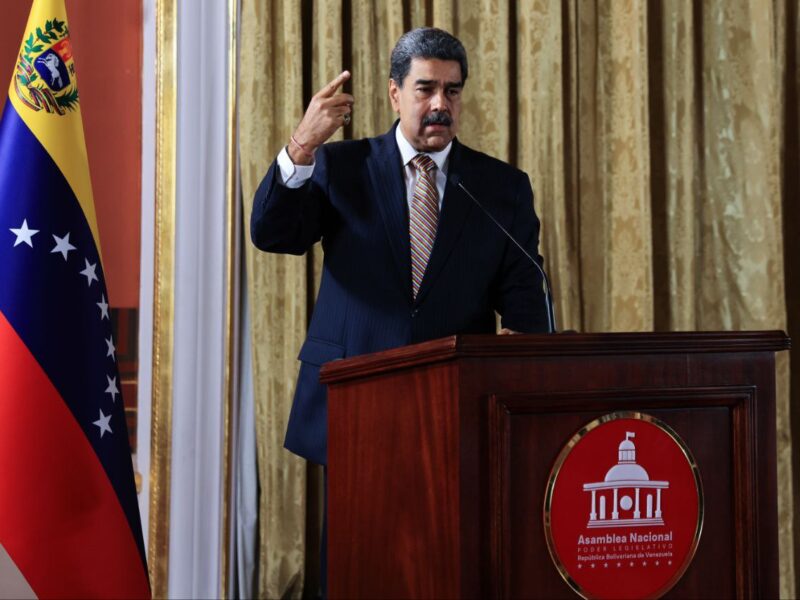 Maduro llama al alistamiento en la Milicia Bolivariana