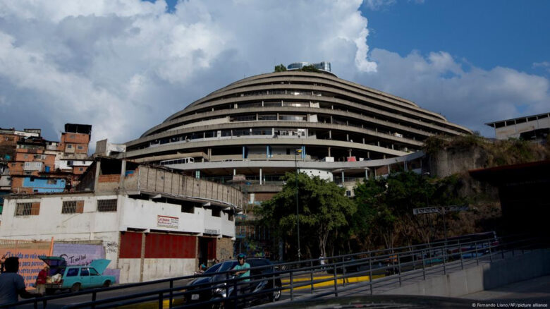 Observatorio denuncia que impedir ingreso de alimentos en El Helicoide pone en riesgo a presos políticos