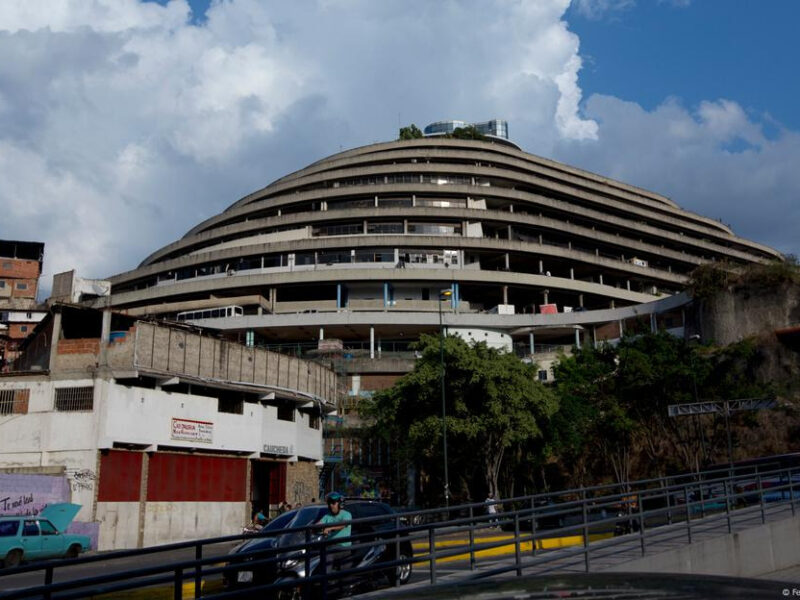 Observatorio denuncia que impedir ingreso de alimentos en El Helicoide pone en riesgo a presos políticos